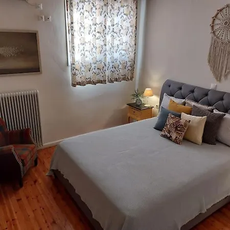 Tatil Evi Happy House-comfortable In Vathi Square Katomerion